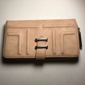 Free people wallet